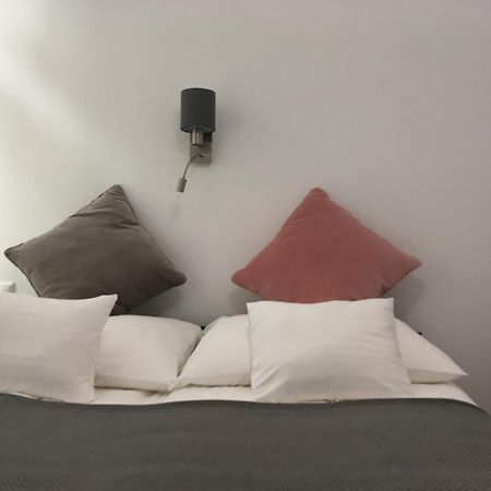 Dom Apartman Szeged Bilik gambar