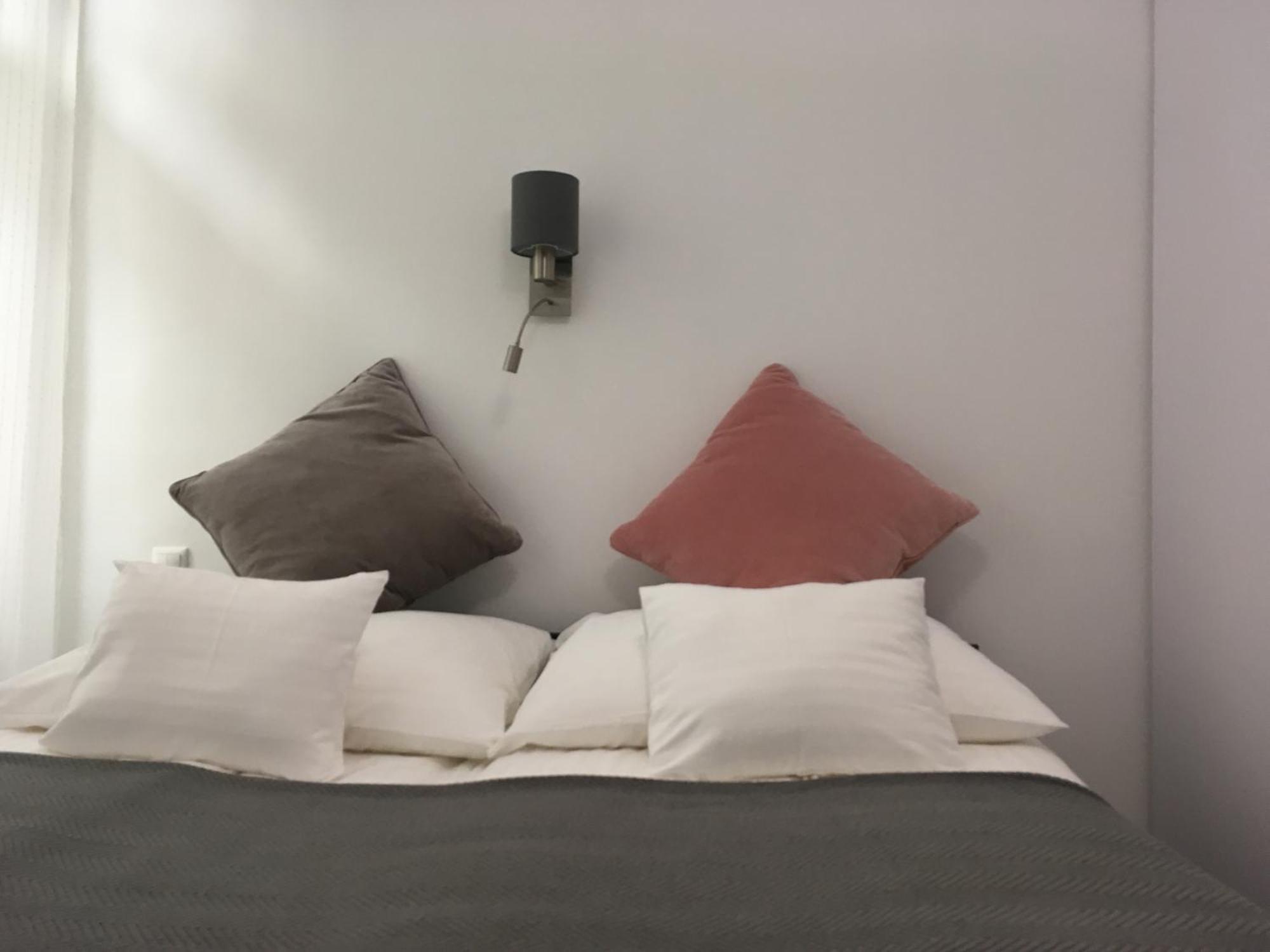 Dom Apartman Szeged Bilik gambar