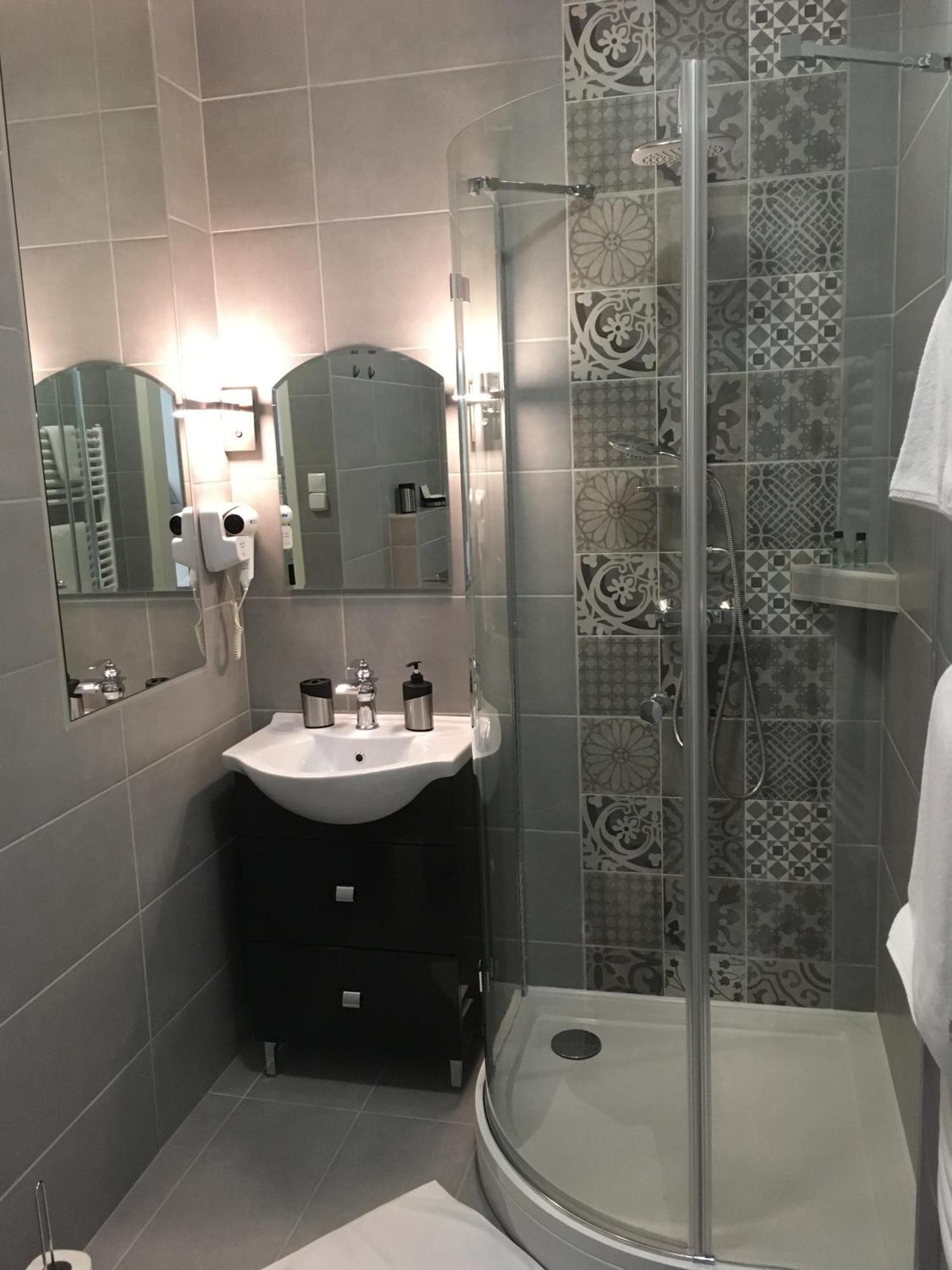Dom Apartman Szeged Bilik gambar